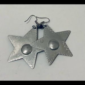 Star shaped metal earrings